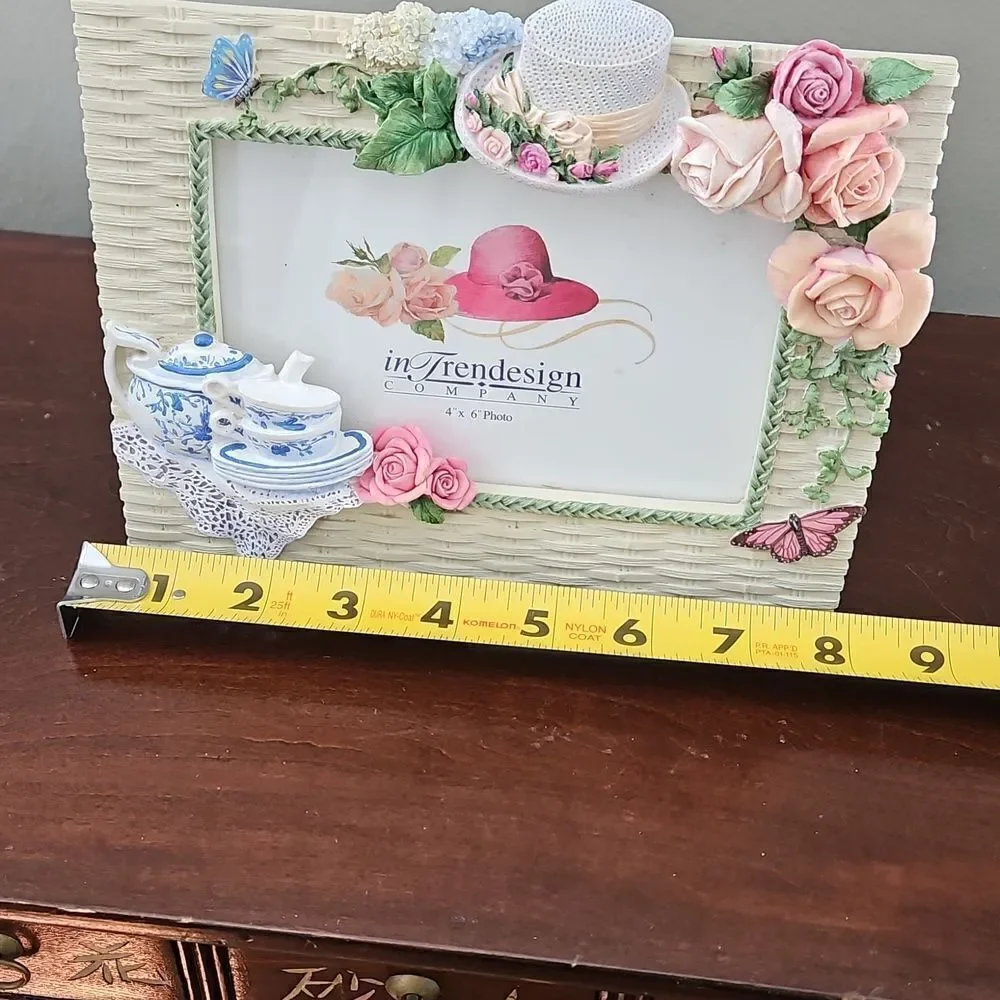 Vintage inTrendesign Company Foral Picture Frame